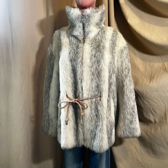 ILGWU  Vintage Ladies  Garment Union  Faux Fur  Grey &amp; White  Coat  Medium
